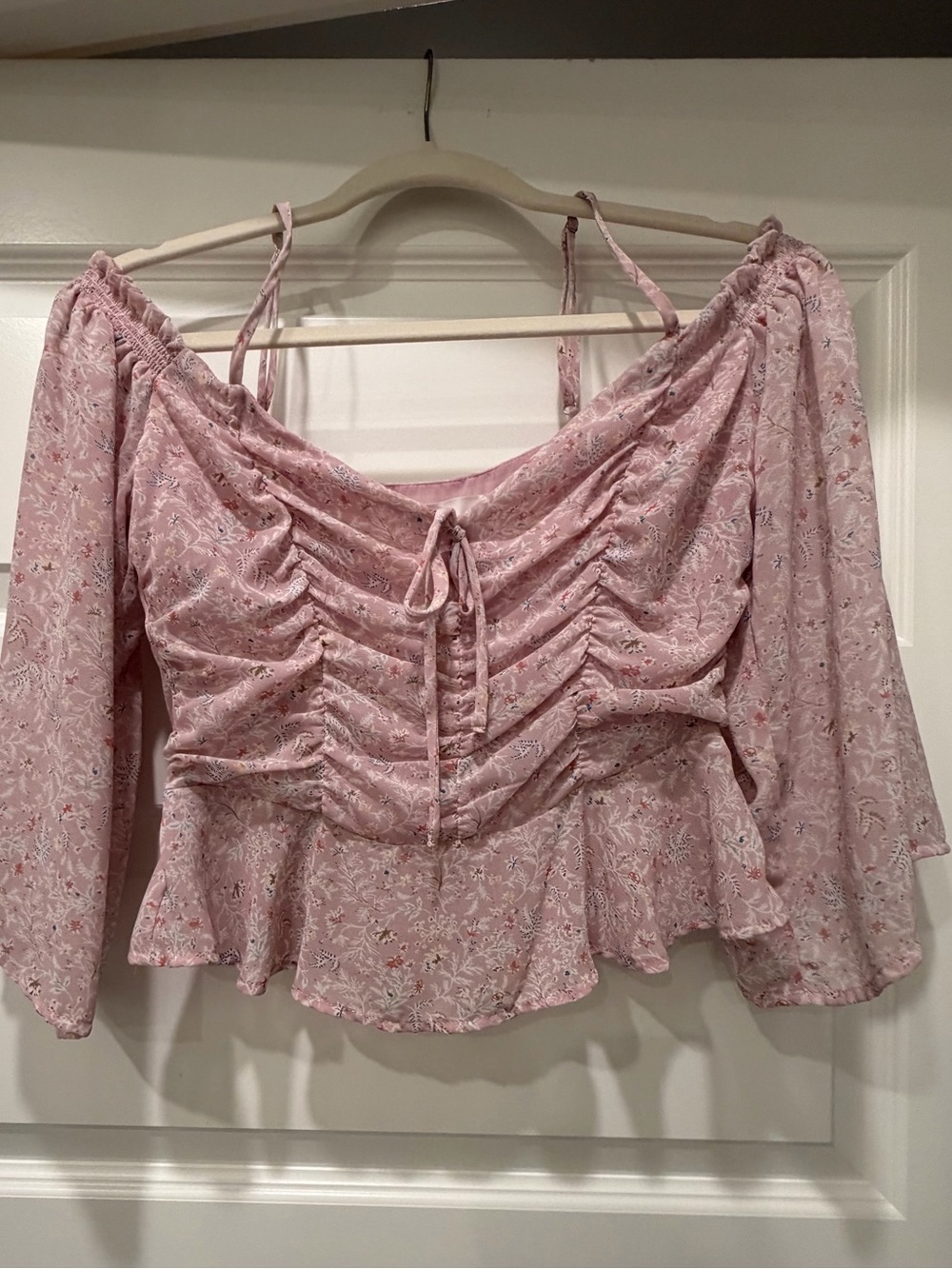 ASTR the Label pink floral ruched top small NWOT